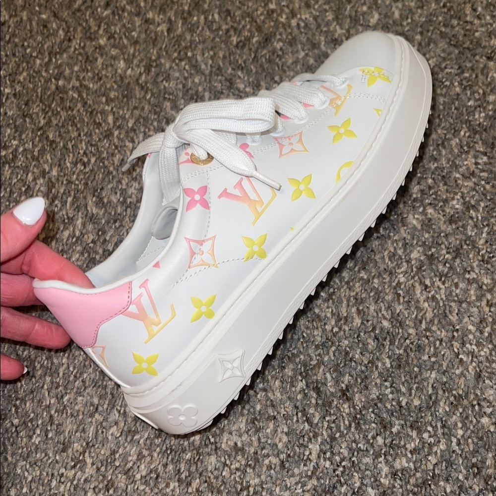 Louis Vuitton sneakers. 7 - Picture 9 of 10